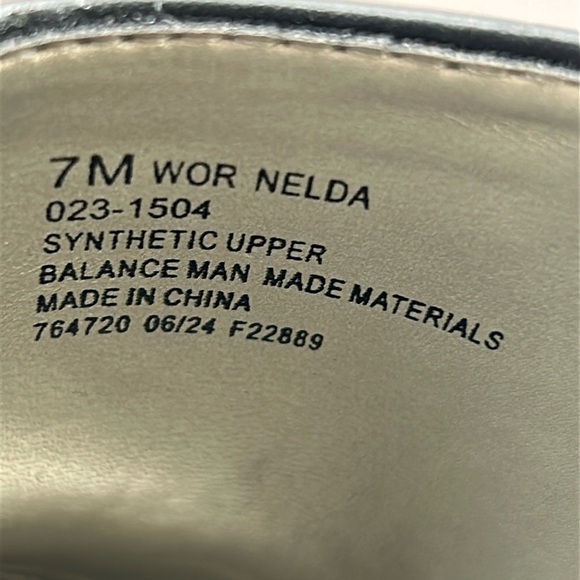 2518- Worthington Wor Nelda Black & Gold Mules Size 7 NWT with Box - Picture 12 of 12